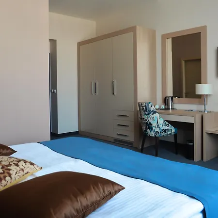 Five Points Square - Center 4* Βελιγράδι