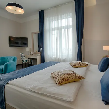 Bed and Breakfast Five Points Square - Center 4*
