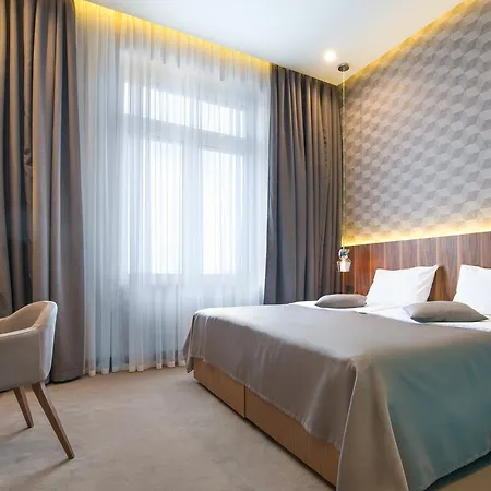 Bed and Breakfast Five Points Square - Center Βελιγράδι