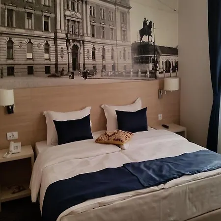 Five Points Square - Center Bed and Breakfast 4*