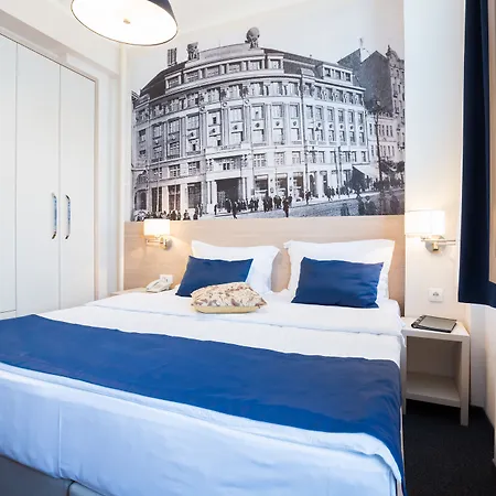 Bed and Breakfast Five Points Square - Center 4*