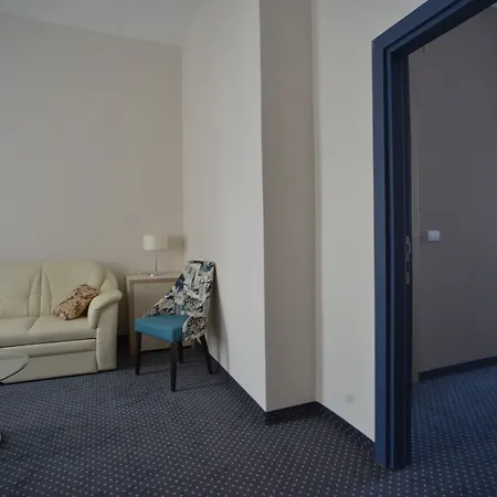 Five Points Square - Center 4*