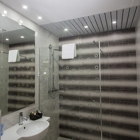 Bed and Breakfast Five Points Square - Center Βελιγράδι