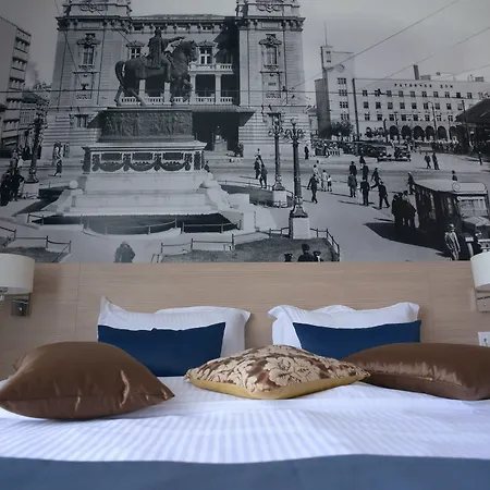 Bed and Breakfast Five Points Square - Center 4*