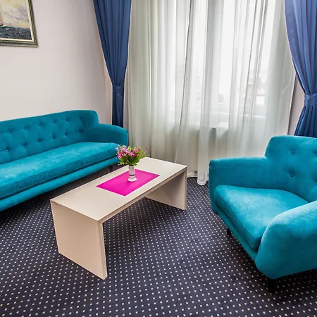 Bed and Breakfast Five Points Square - Center Βελιγράδι